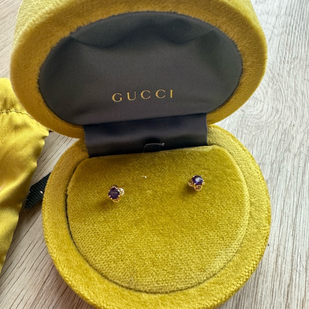 Gucci Interlocking Yellow Gold Earrings with Amethyst